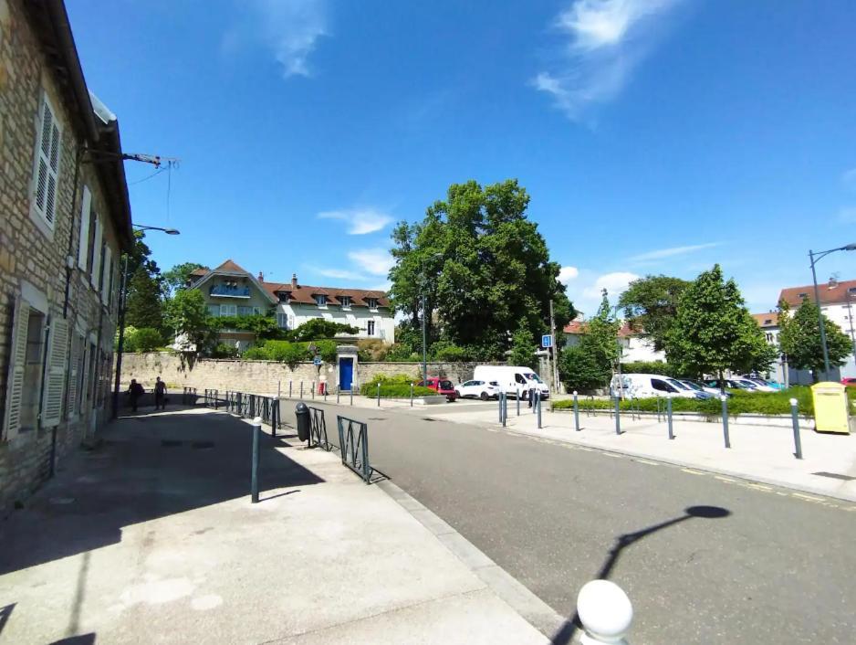 Les Glycines, Un Air De Campagne A La Ville Besançon Dış mekan fotoğraf